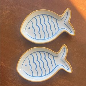 Blue and White Fish-Shaped Pet Dish Set